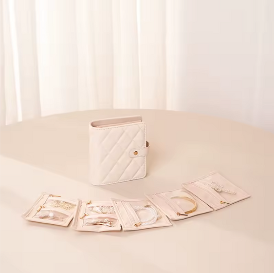 Small Luxury Jewelry Book