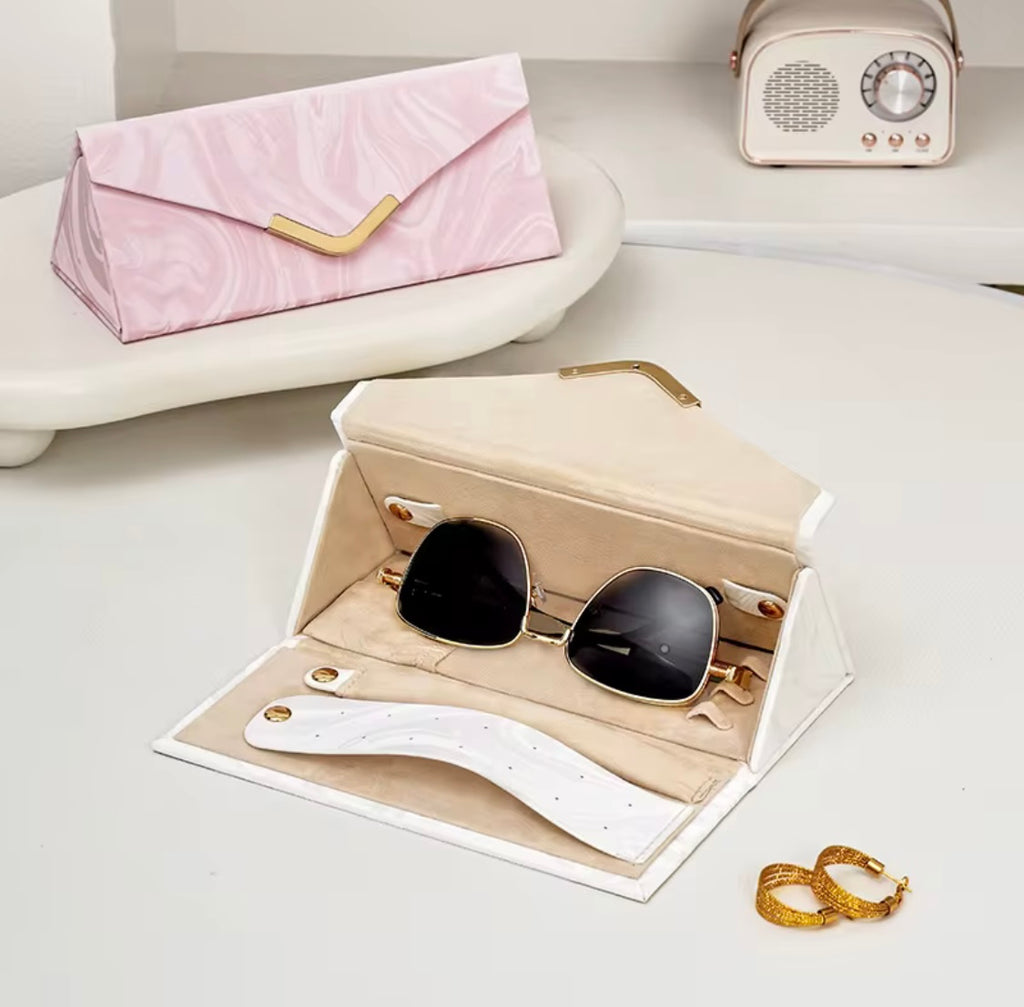Foldable Magnetic Jewlery Organizer